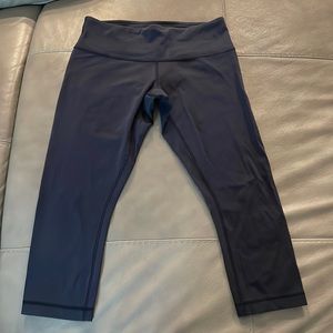 navy blue lululemon leggings.